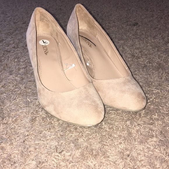 Nude wedge heels! - Picture 1 of 5